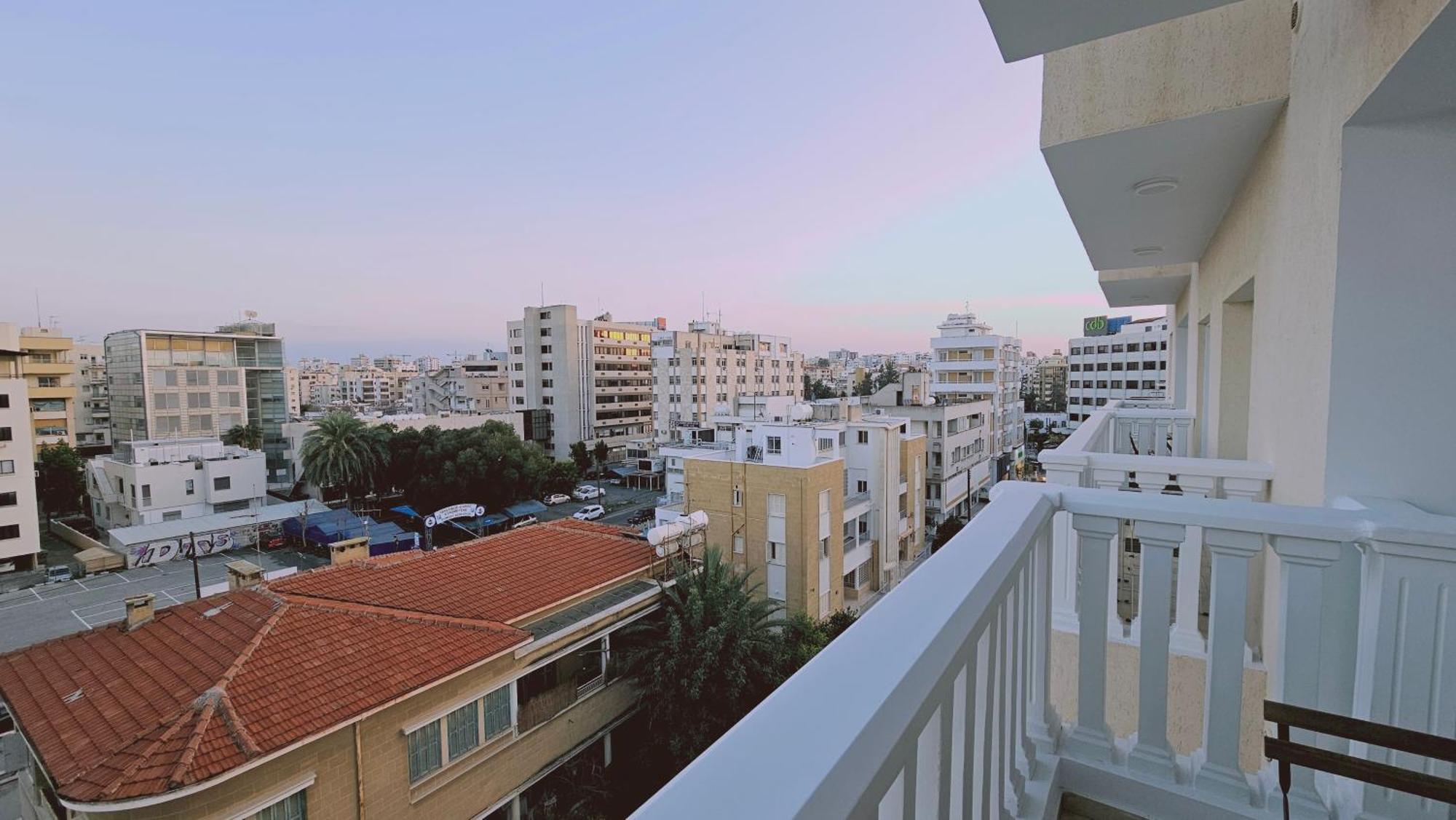 Stay Cosmo City Suites Nicosia Exteriör bild