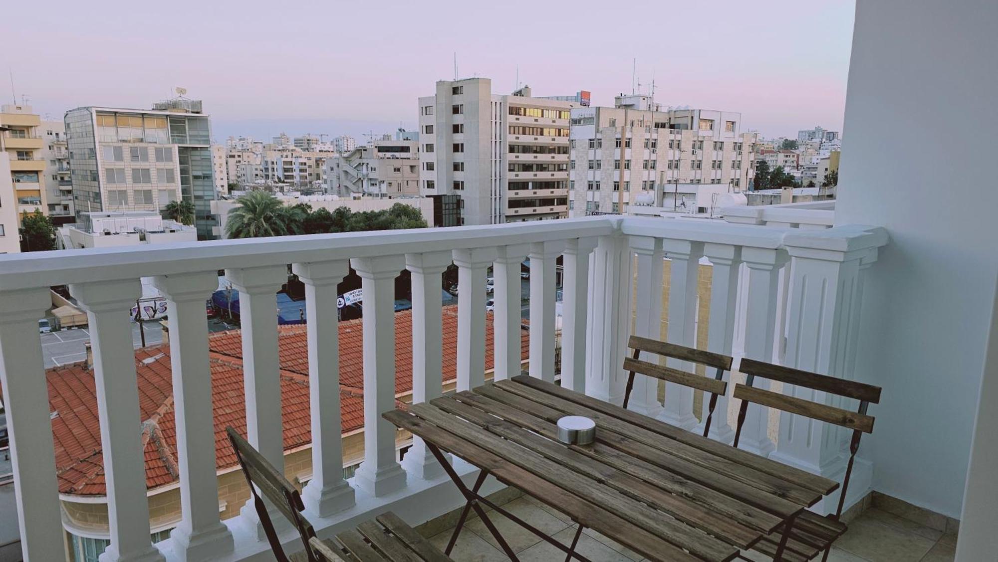 Stay Cosmo City Suites Nicosia Exteriör bild