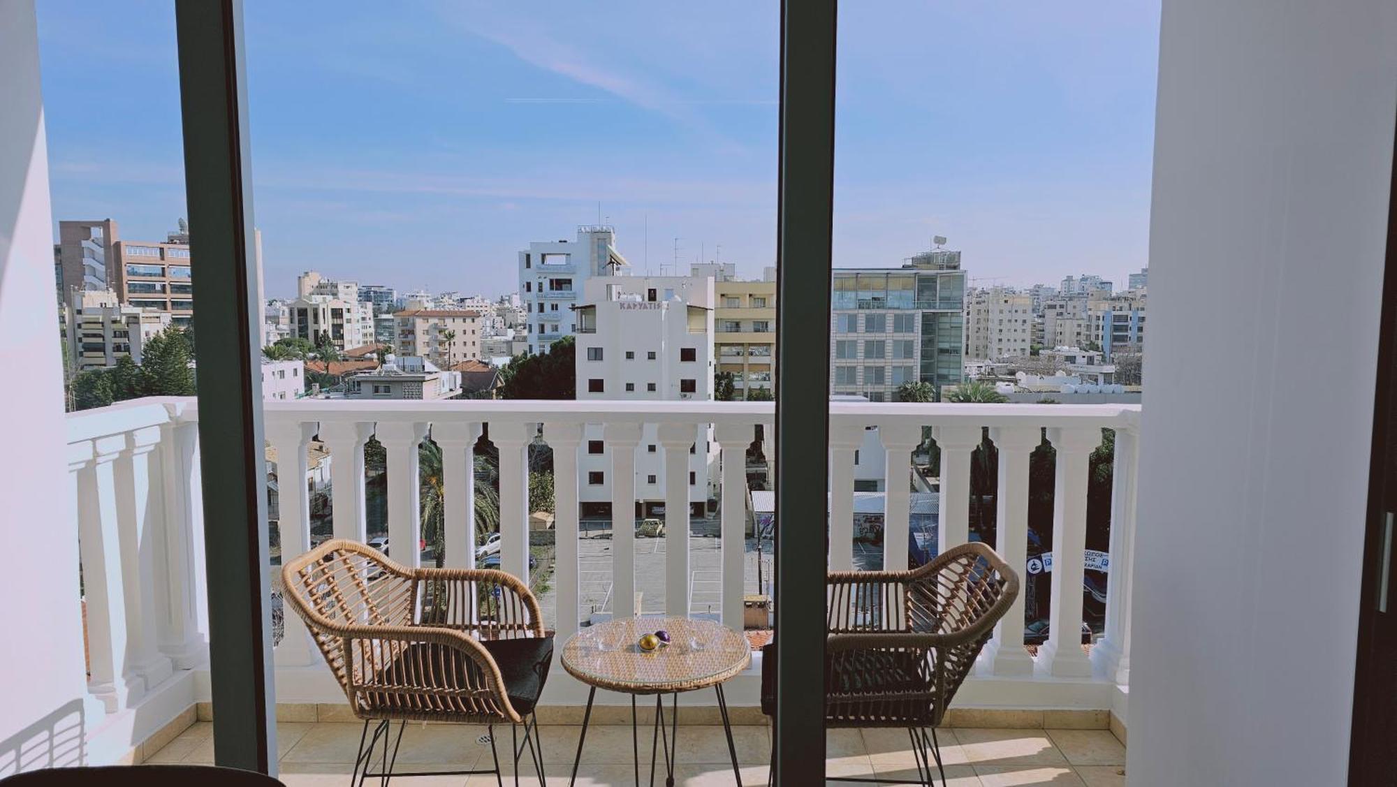 Stay Cosmo City Suites Nicosia Exteriör bild