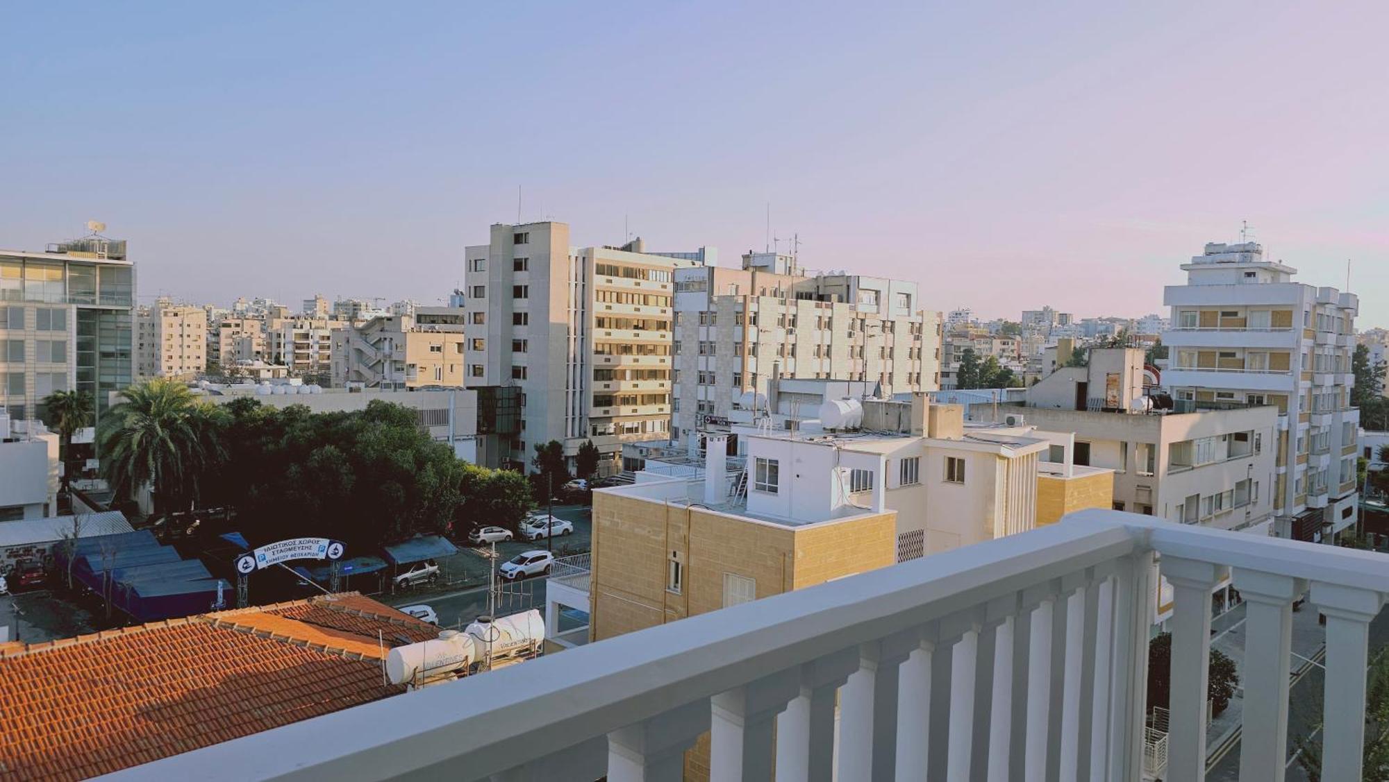 Stay Cosmo City Suites Nicosia Exteriör bild