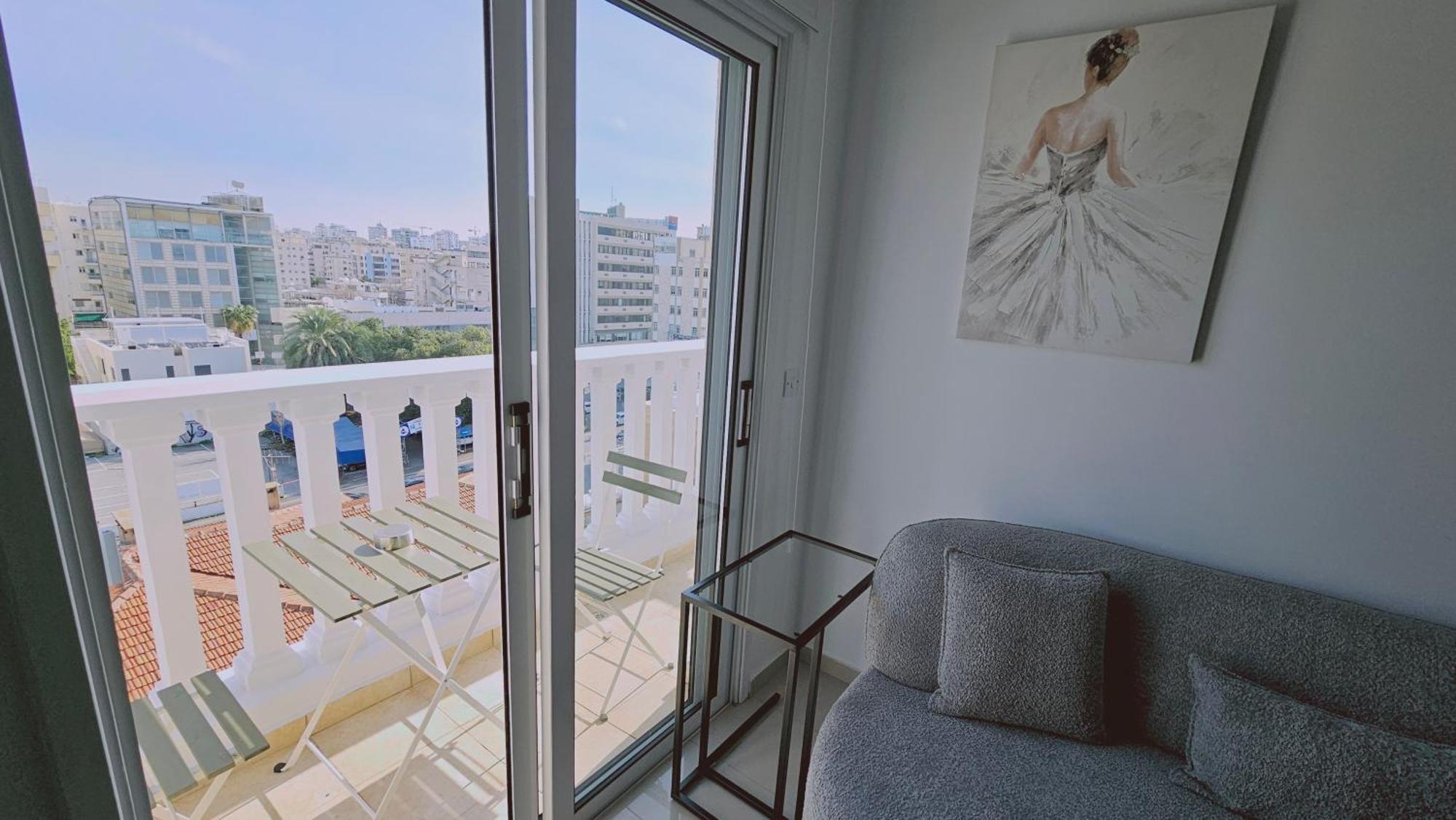 Stay Cosmo City Suites Nicosia Exteriör bild