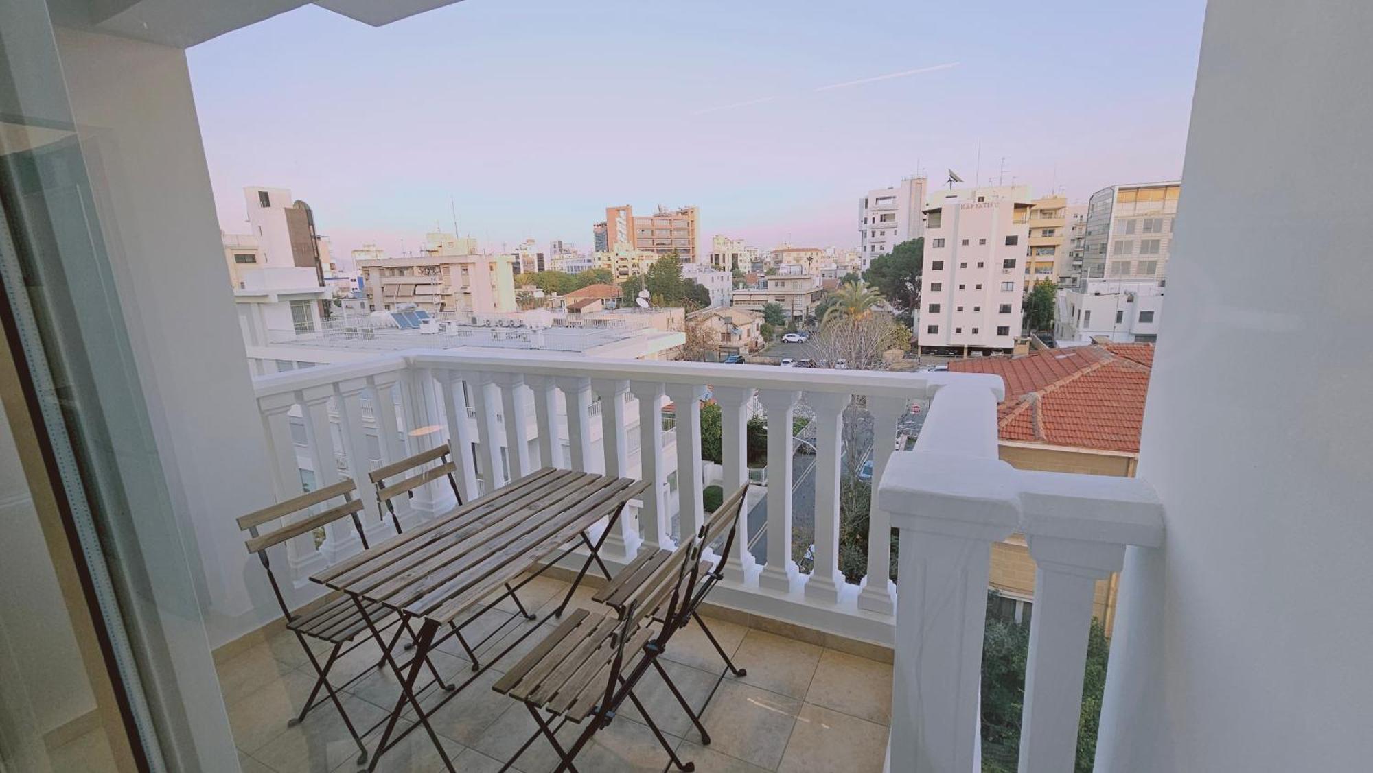 Stay Cosmo City Suites Nicosia Exteriör bild